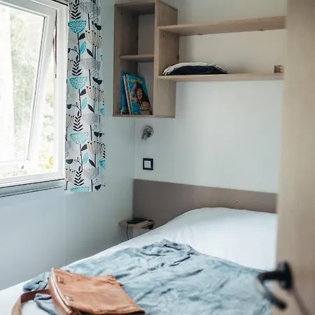 Mobil Xxl 4 - Camping Le Domaine De Brehadour Κάμπινγκ *